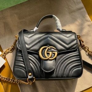 🥃Gucci GG Marmont small top handle bag